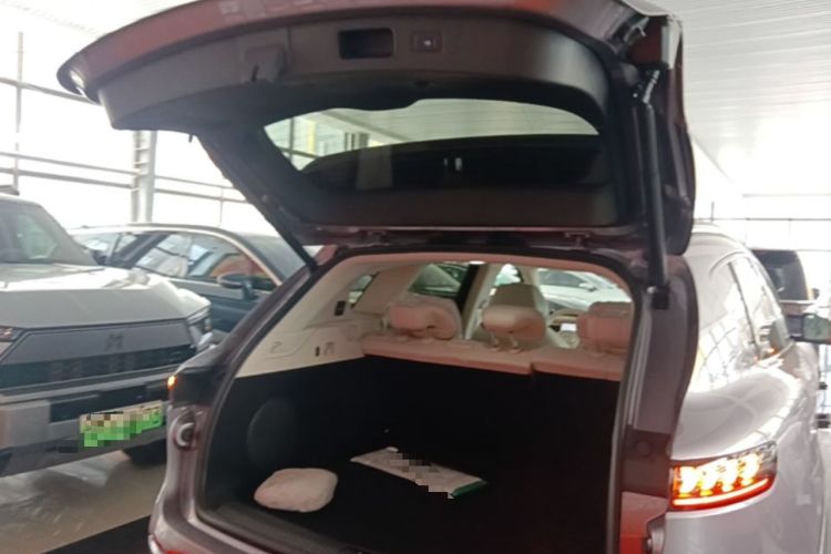 Used VOYAH FREE 2025 Model FREE+ Four-Wheel-Drive Qiankun Edition Trunk