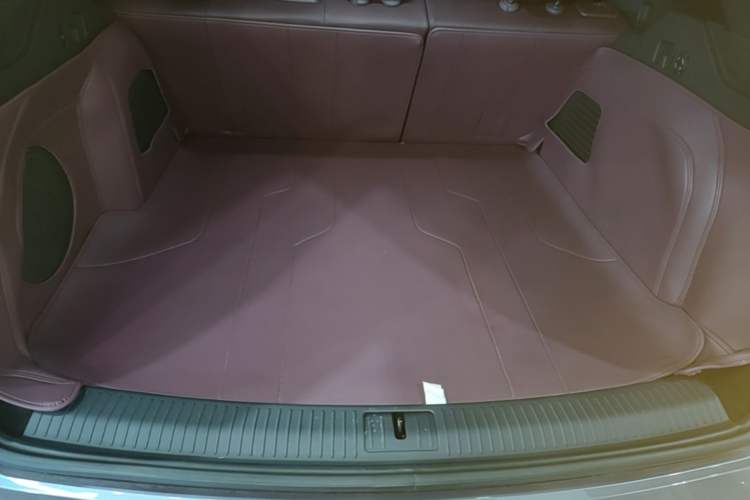 Used VOYAH FREE 2025 Model FREE+ Four-Wheel-Drive Qiankun Edition Trunk