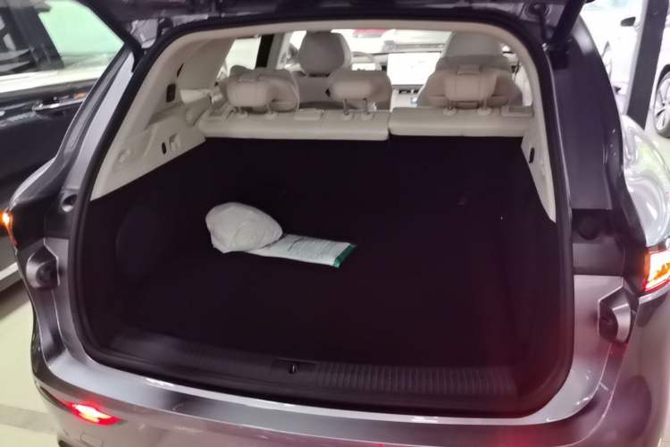 Used VOYAH FREE 2025 Model FREE+ Four-Wheel-Drive Qiankun Edition Trunk