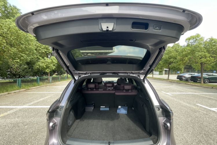 Used VOYAH FREE 2025 Model FREE+ Four-Wheel-Drive Qiankun Edition Trunk