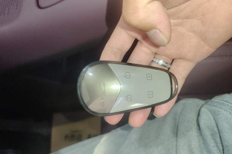 Used VOYAH FREE 2025 Model FREE+ Four-Wheel-Drive Qiankun Edition Vehicle Key