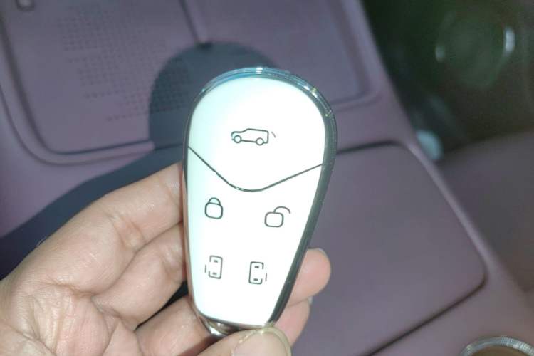 Used VOYAH FREE 2025 Model FREE+ Four-Wheel-Drive Qiankun Edition Vehicle Key