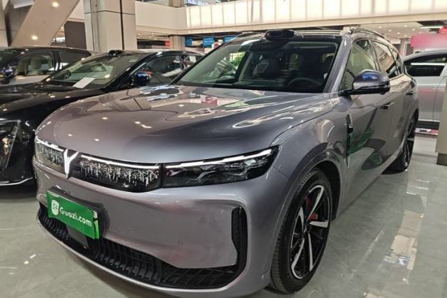 Used VOYAH FREE 2025 Model FREE+ Four-Wheel-Drive Qiankun Edition