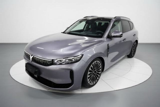 Ojetý VOYAH FREE 2025 Model FREE+ Four-Wheel-Drive Qiankun Edition