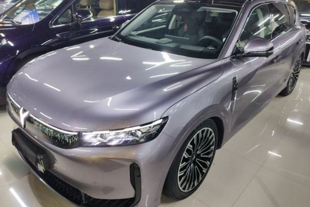 Used VOYAH FREE 2025 Model FREE+ Four-Wheel-Drive Qiankun Edition
