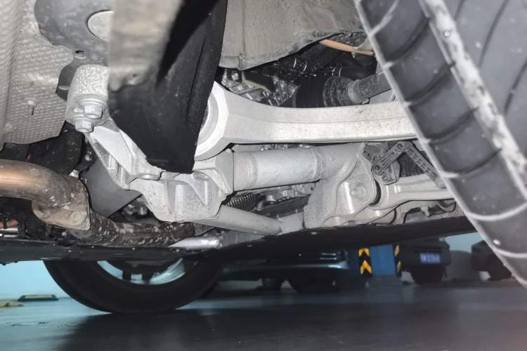 Used VOYAH FREE 2025 318 259 km All-Wheel-Drive Exploration Edition Chassis Front Right