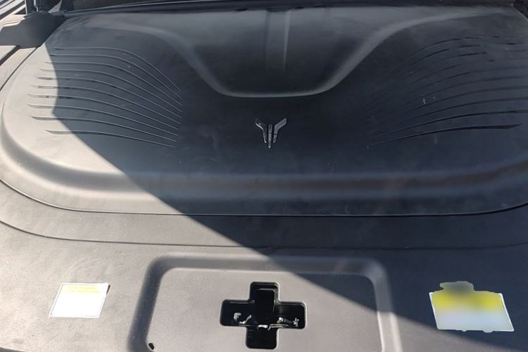 Used VOYAH FREE 2025 Model FREE+ Four-Wheel-Drive Qiankun Edition Engine Bay