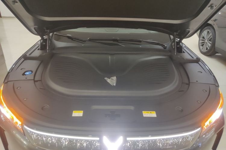 Used VOYAH FREE 2025 Model FREE+ Four-Wheel-Drive Qiankun Edition Engine Bay