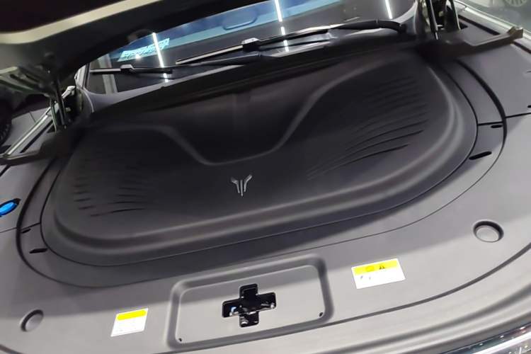Used VOYAH FREE 2025 Model FREE+ Rear-Drive Qiankun Edition Engine Bay