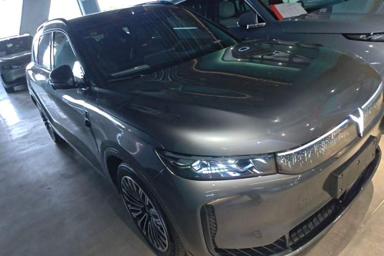 Used VOYAH FREE 2025 Model FREE+ Rear-Drive Qiankun Edition Front Right 45 Deg