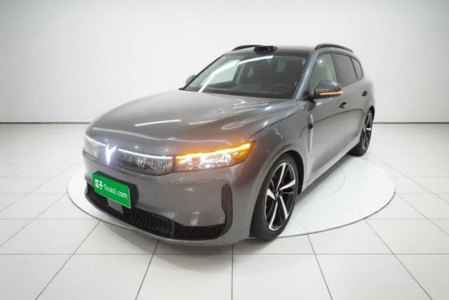Ojetý VOYAH FREE 2025 Model FREE+ Four-Wheel-Drive Qiankun Edition