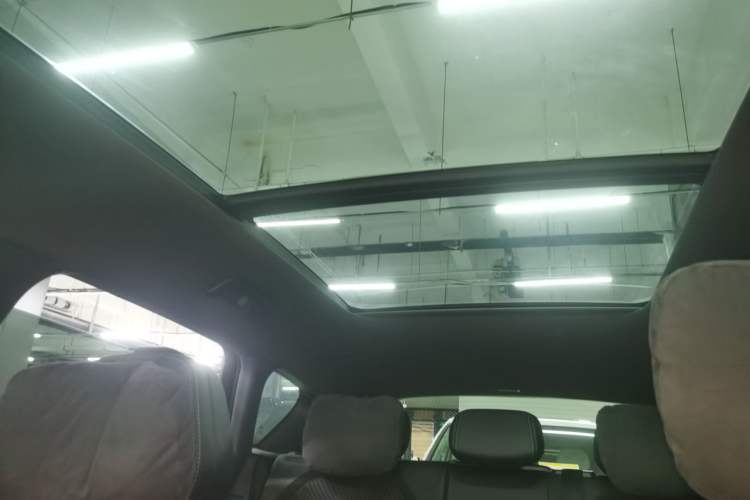 Used VOYAH FREE 2025 318 318 km Rear-Drive Touring Edition Headliner