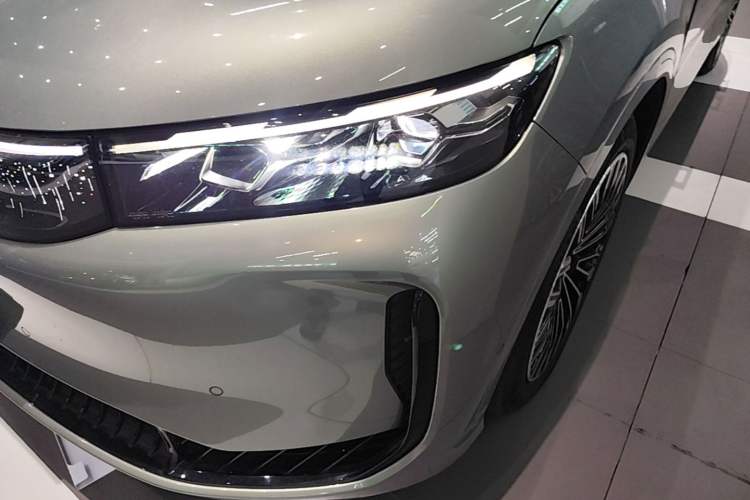 Used VOYAH FREE 2025 Model FREE+ Rear-Drive Qiankun Edition Left Front Headlight