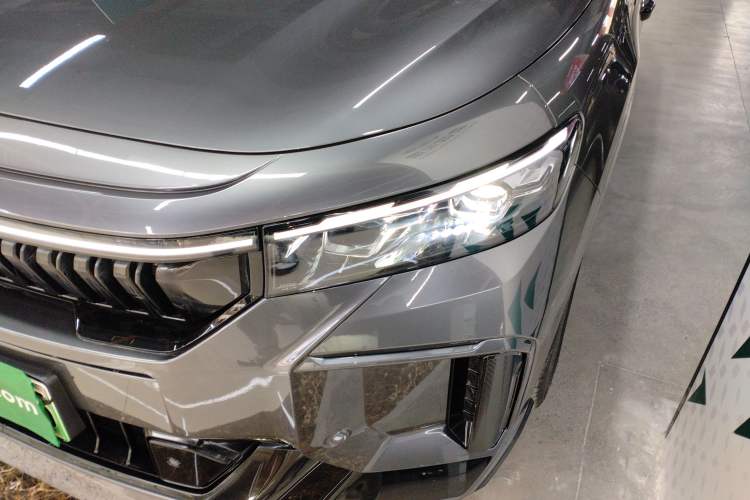 Used VOYAH FREE 2025 318 318 km Rear-Drive Touring Edition Left Front Headlight