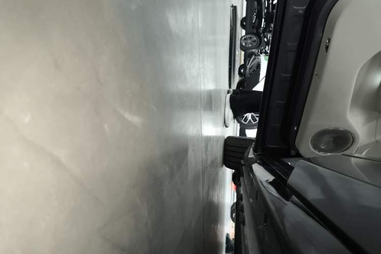 Used VOYAH FREE 2025 Model FREE+ Four-Wheel-Drive Qiankun Edition Left Side Sill