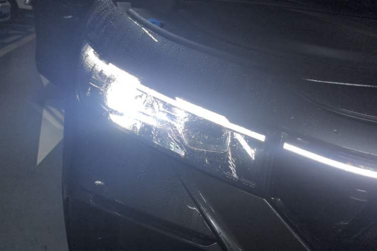 Used VOYAH FREE 2025 318 259 km All-Wheel-Drive Exploration Edition Right Front Headlight