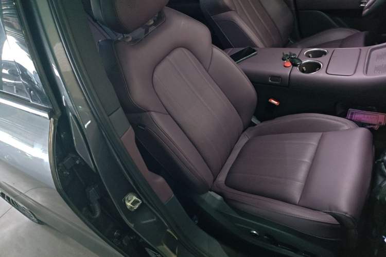 Used VOYAH FREE 2025 Model FREE+ Rear-Drive Qiankun Edition Right Front Seat