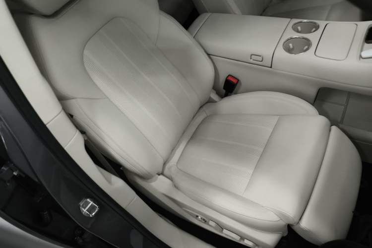 Used VOYAH FREE 2025 Model FREE+ Four-Wheel-Drive Qiankun Edition Right Front Seat