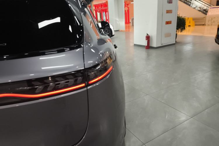 Used VOYAH FREE 2025 Model FREE+ Four-Wheel-Drive Qiankun Edition Right Rear Taillight