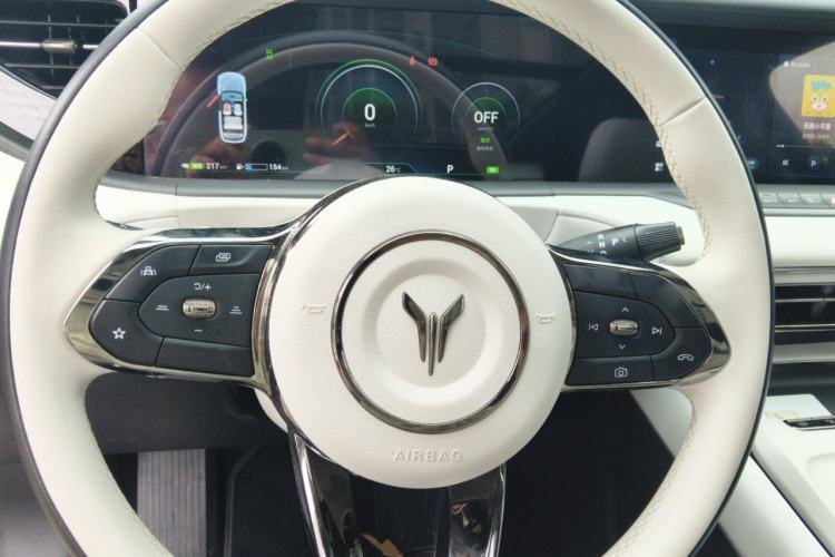 Used VOYAH FREE 2025 318 318 km Rear-Drive Touring Edition Steering Wheel