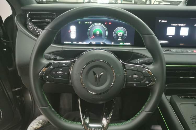 Used VOYAH FREE 2025 318 318 km Rear-Drive Touring Edition Steering Wheel