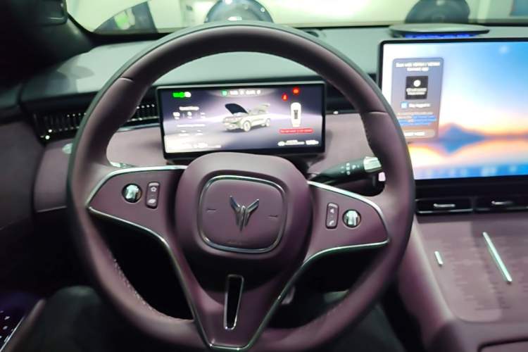 Used VOYAH FREE 2025 Model FREE+ Rear-Drive Qiankun Edition Steering Wheel