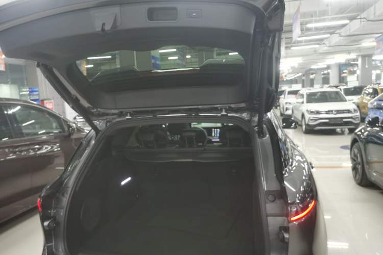 Used VOYAH FREE 2025 318 318 km Rear-Drive Touring Edition Trunk