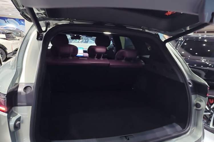 Used VOYAH FREE 2025 Model FREE+ Rear-Drive Qiankun Edition Trunk