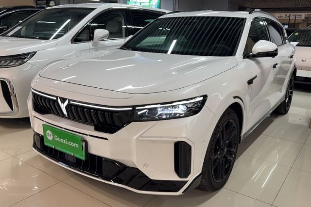 Ojetý VOYAH FREE 2025 318 259 km All-Wheel-Drive Exploration Edition