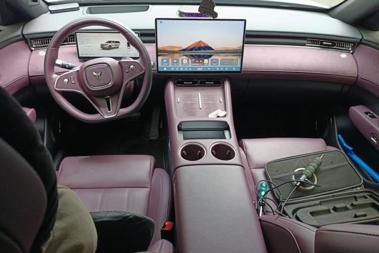 Used VOYAH FREE 2025 Model FREE+ Four-Wheel-Drive Qiankun Edition Center Console