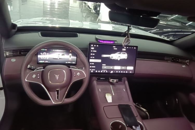 Used VOYAH FREE 2025 Model FREE+ Four-Wheel-Drive Qiankun Edition Center Console