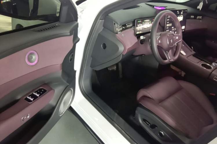 Used VOYAH FREE 2025 Model FREE+ Four-Wheel-Drive Qiankun Edition Driver Seat