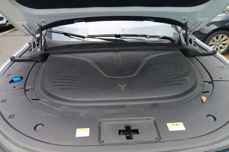 Used VOYAH FREE 2025 Model FREE+ Four-Wheel-Drive Qiankun Edition Engine Bay