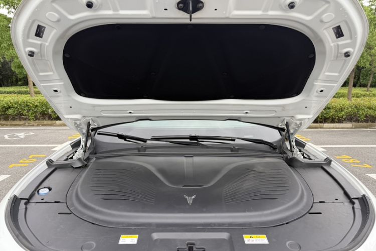 Used VOYAH FREE 2025 318 259 km All-Wheel-Drive Exploration Edition Engine Bay