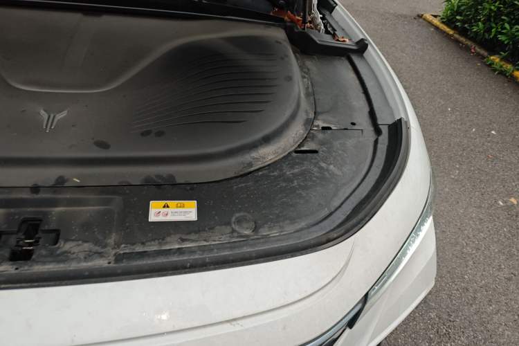 Used VOYAH FREE 2025 318 318 km Rear-Drive Touring Edition Engine Bay Left