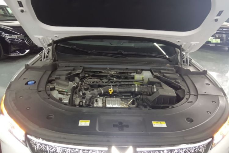 Used VOYAH FREE 2025 Model FREE+ Four-Wheel-Drive Qiankun Edition Engine Bay