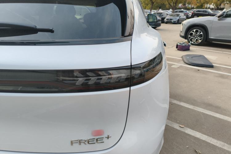 Used VOYAH FREE 2025 Model FREE+ Rear-Drive Qiankun Edition Exterior 3
