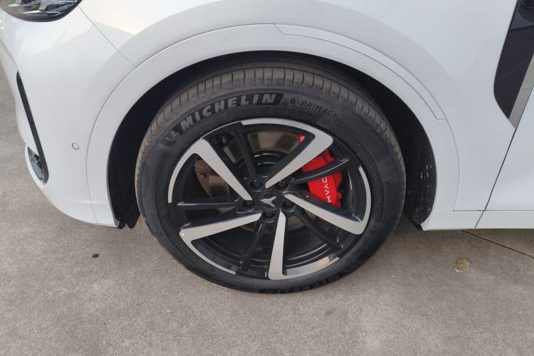 Used VOYAH FREE 2025 Model FREE+ Rear-Drive Qiankun Edition Exterior 4