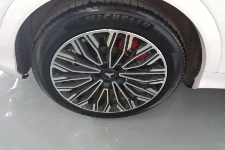 Used VOYAH FREE 2025 Model FREE+ Four-Wheel-Drive Qiankun Edition Exterior 5