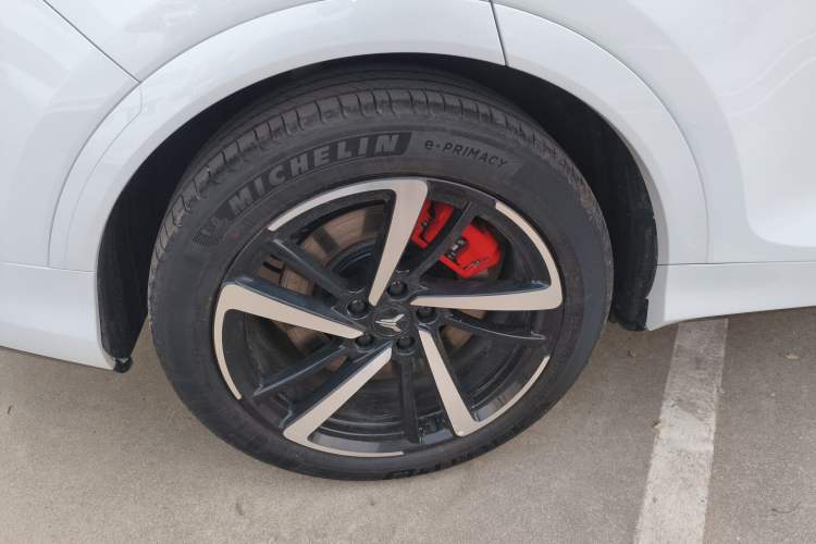 Used VOYAH FREE 2025 Model FREE+ Rear-Drive Qiankun Edition Exterior 5
