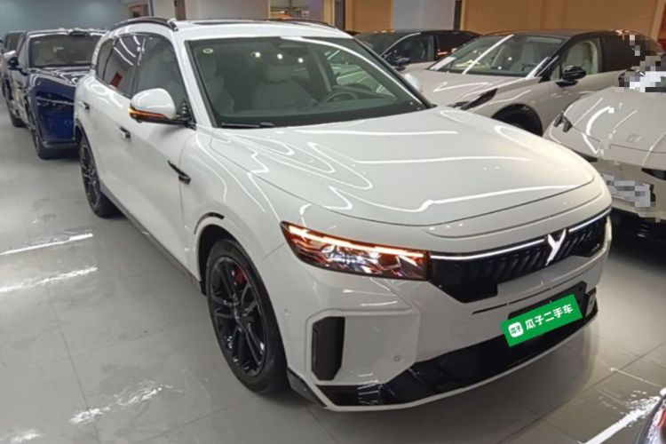 Used VOYAH FREE 2025 318 318 km Rear-Drive Touring Edition Front Right 45 Deg