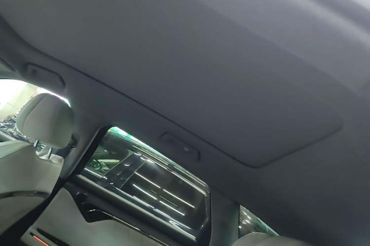 Used VOYAH FREE 2025 318 318 km Rear-Drive Touring Edition Headliner
