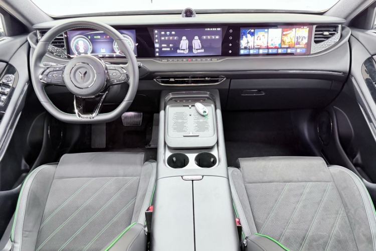 Used VOYAH FREE 2025 318 318 km Rear-Drive Touring Edition Interior 3