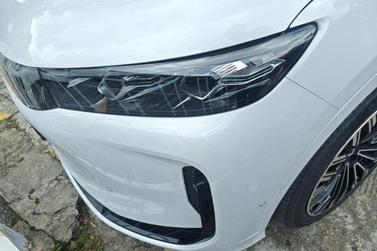 Used VOYAH FREE 2025 Model FREE+ Rear-Drive Qiankun Edition Left Front Headlight