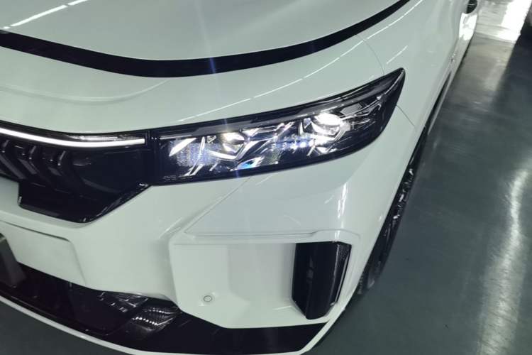 Used VOYAH FREE 2025 318 259 km All-Wheel-Drive Exploration Edition Left Front Headlight