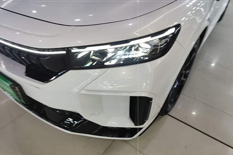 Used VOYAH FREE 2025 318 318 km Rear-Drive Touring Edition Left Front Headlight