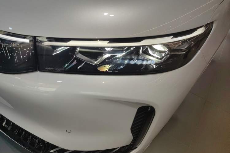 Used VOYAH FREE 2025 Model FREE+ Rear-Drive Qiankun Edition Left Front Headlight