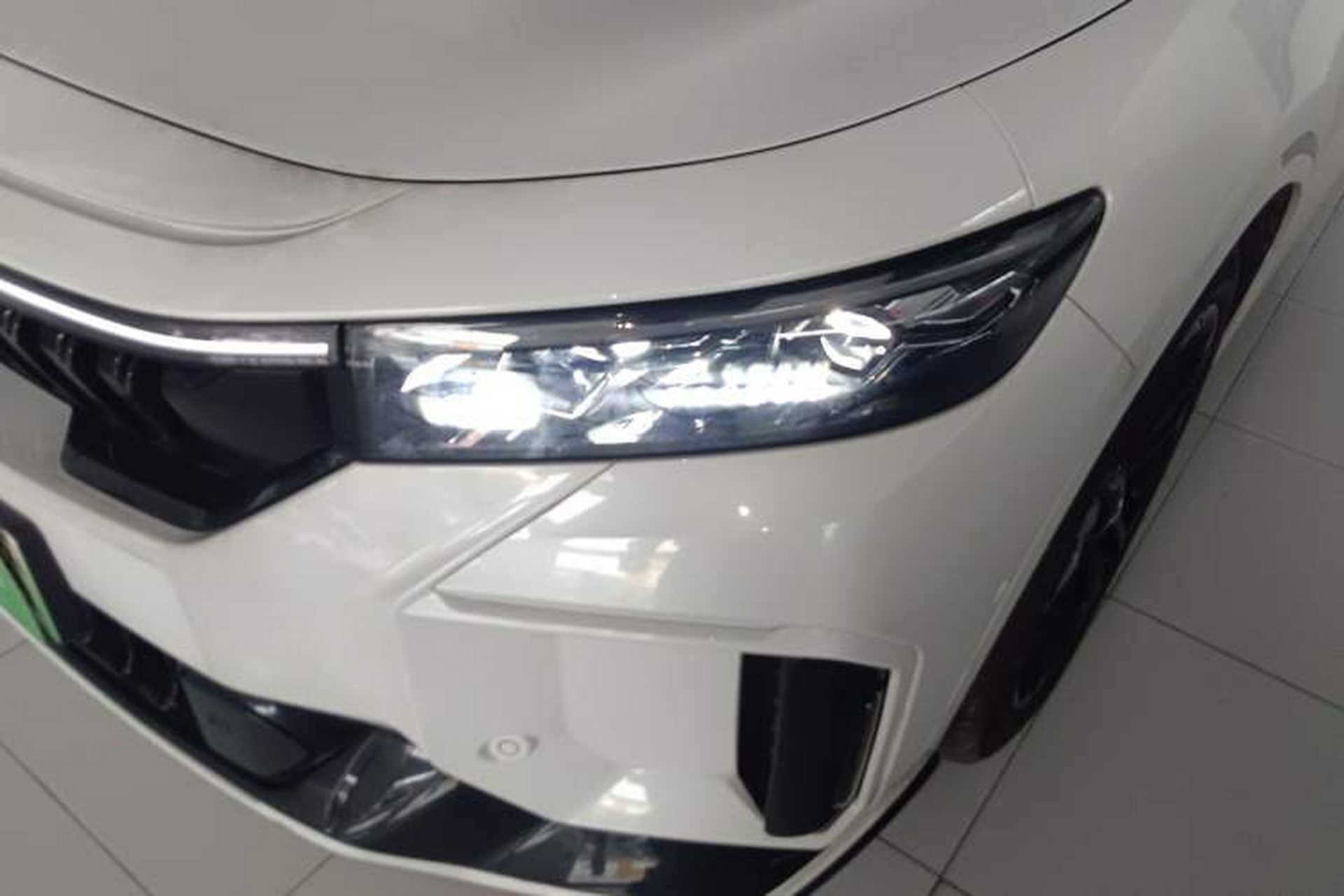 Used VOYAH FREE 2025 318 318 km Rear-Drive Touring Edition Left Front Headlight