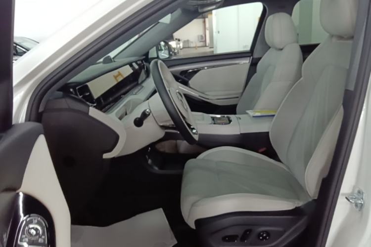 Used VOYAH FREE 2025 318 259 km All-Wheel-Drive Exploration Edition Left Front Seat