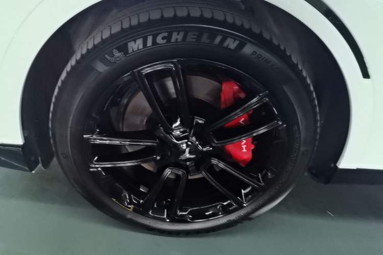 Used VOYAH FREE 2025 318 259 km All-Wheel-Drive Exploration Edition Left Front Wheel Hub